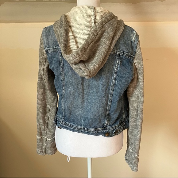 Free People Denim w/ Sweatshirt Sleeve Jacket size Small - Picture 4 of 8
